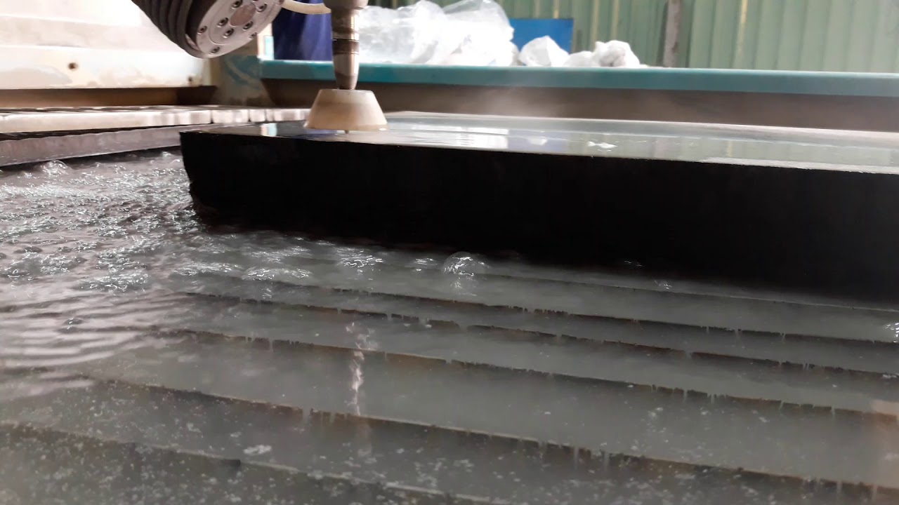 Gia công cửa nhôm kính tiêu chuẩn với máy cắt cnc